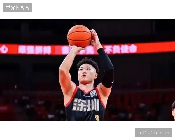 深圳队面临核心球员续约难题,留下贺希宁是维持竞争力的关键一步 深圳队面临核心球员续约难题,留下贺希宁是维持竞争力的关键一步